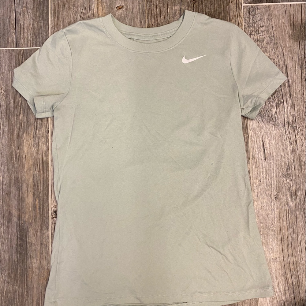 Nike | workout shirt